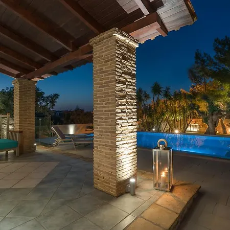 Tierra Verde, Luxury Retreat With 3 Acres Lush Garden Τσιλιβί
