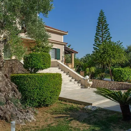 Villa Tierra Verde, Luxury Retreat With 3 Acres Lush Garden *