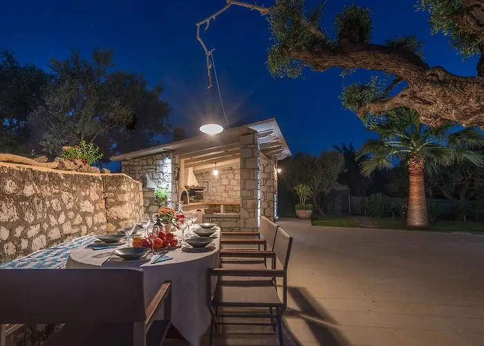 Willa Tierra Verde, Luxury Retreat With 3 Acres Lush Garden *