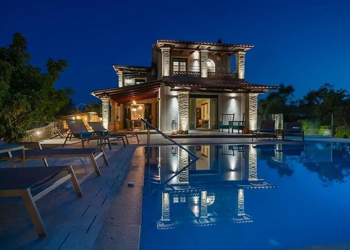 Willa Tierra Verde, Luxury Retreat With 3 Acres Lush Garden