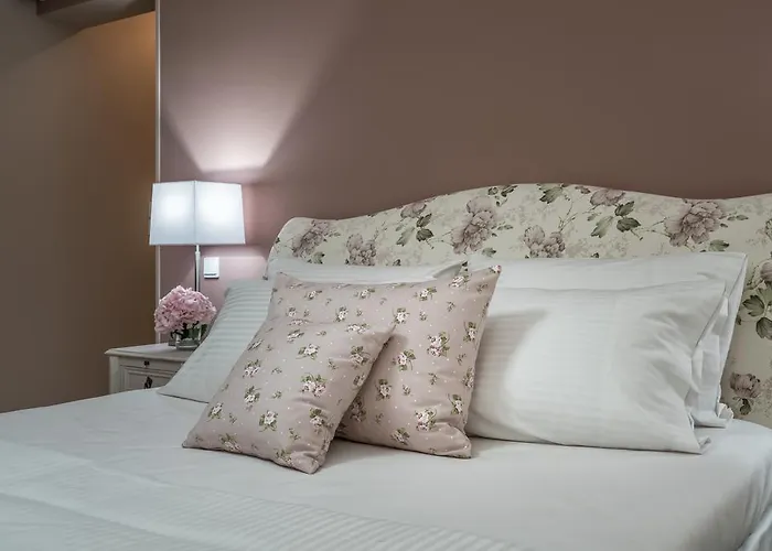 Villa Tierra Verde, Luxury Retreat With 3 Acres Lush Garden *