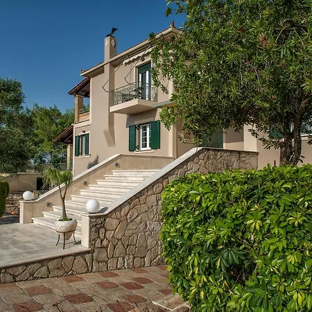 Vilă Tierra Verde, Luxury Retreat With 3 Acres Lush Garden